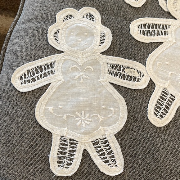 Linen and cotton Gingerbread girl doilies or craft supplies - Picture 2 of 7